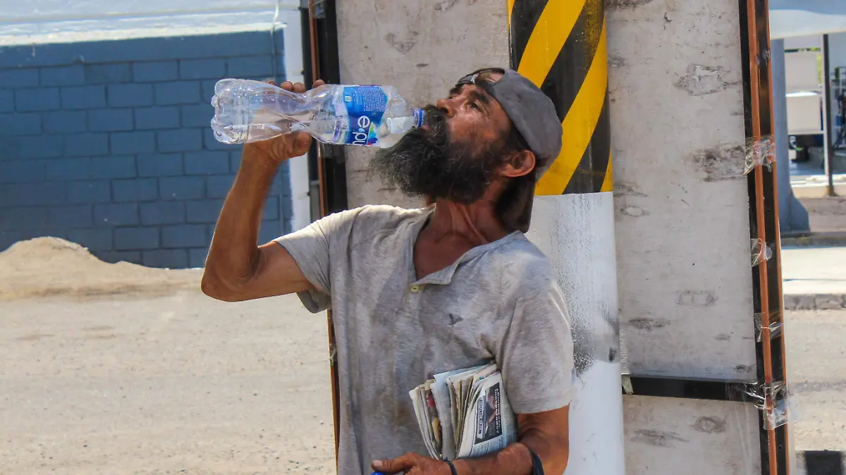 Foto nota calor Hermosillo hidratate - Mike Acosta (1)